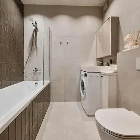 Stadium Minutes Away Cute Apartament With Patio And Free Parking Apartment *