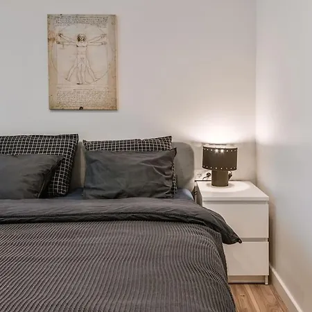Stadium Minutes Away Cute Apartament With Patio And Free Parking